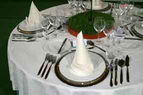 Review Places to Eat in Fife - table setting